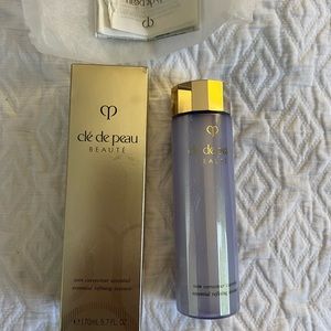 Cle De Peau Essential Refining Essence